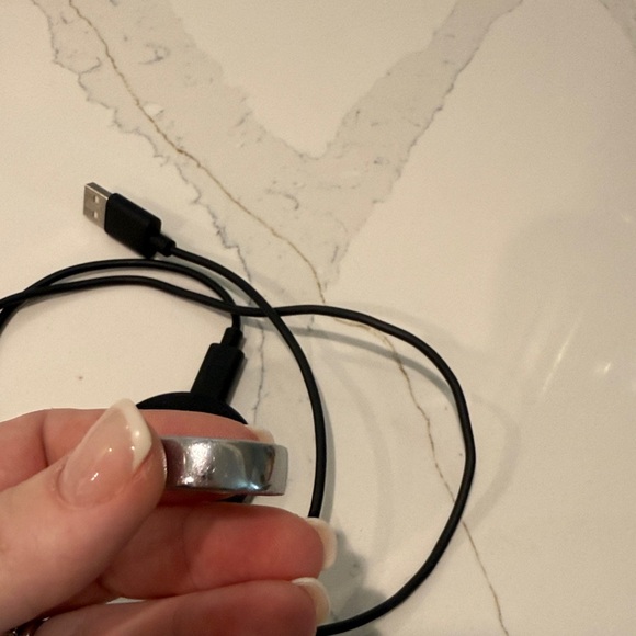 Oura Ring - Picture 3 of 4